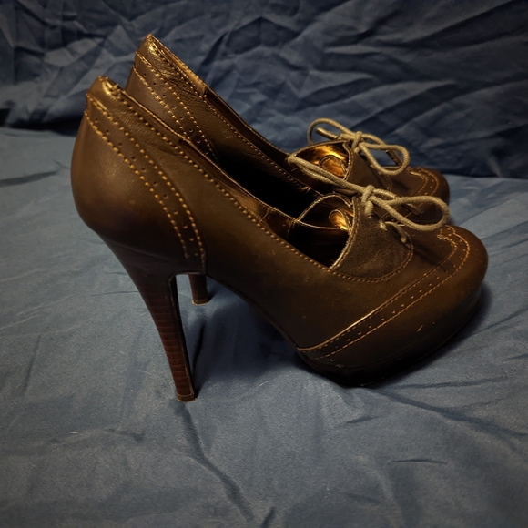 Colin Stuart Dark Brown Heels, Size 5 - Picture 4 of 6